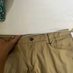 Lululemon Men’s Active Wear Utilitech khaki pants